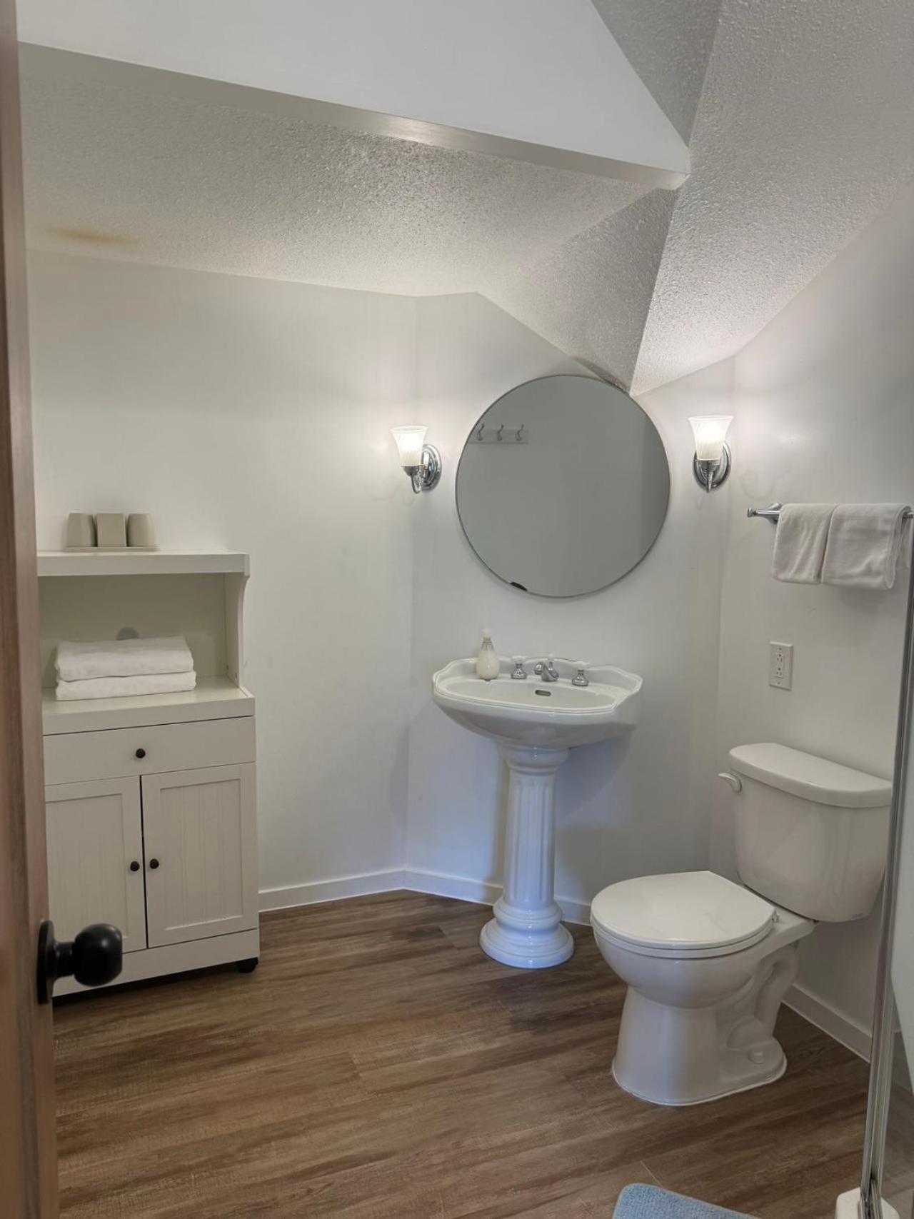 Jason House - Immaculate Suites In A Quiet Seaside Neighbourhood Near Uvic Victoria Exteriér fotografie